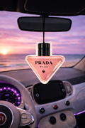 Prada à suspendre